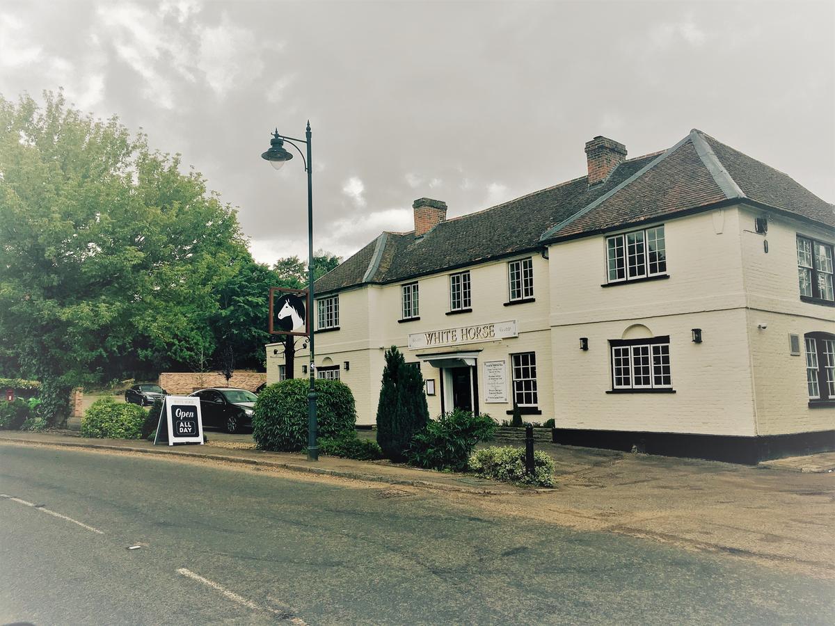 The White Horse Hotel Hertingfordbury Kültér fotó