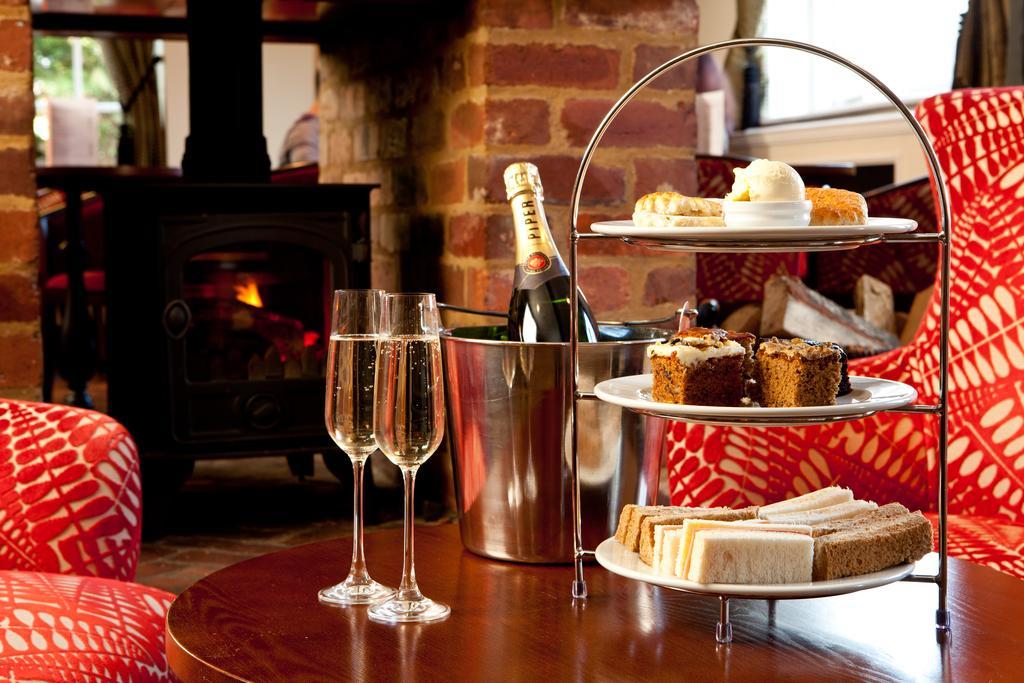 The White Horse Hotel Hertingfordbury Kültér fotó