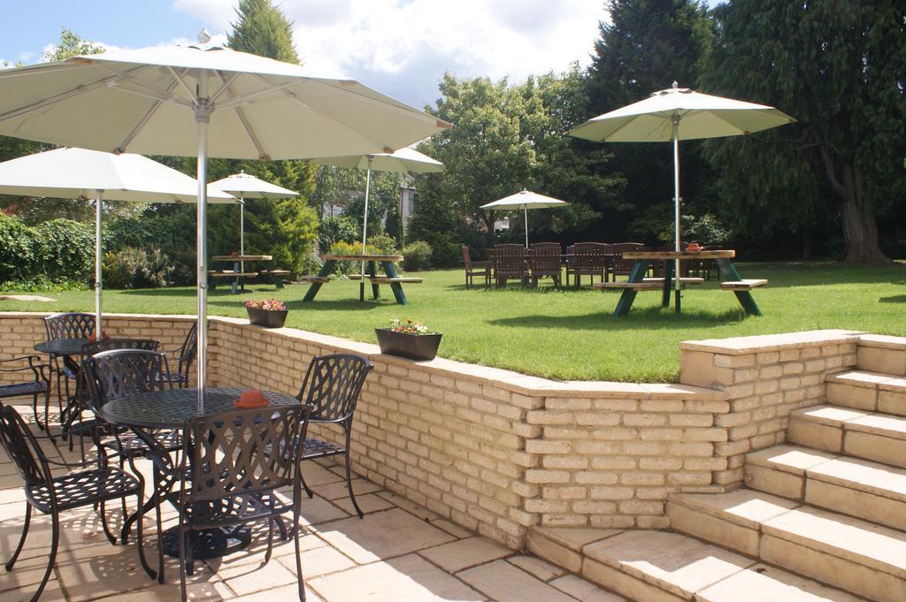 The White Horse Hotel Hertingfordbury Étterem fotó